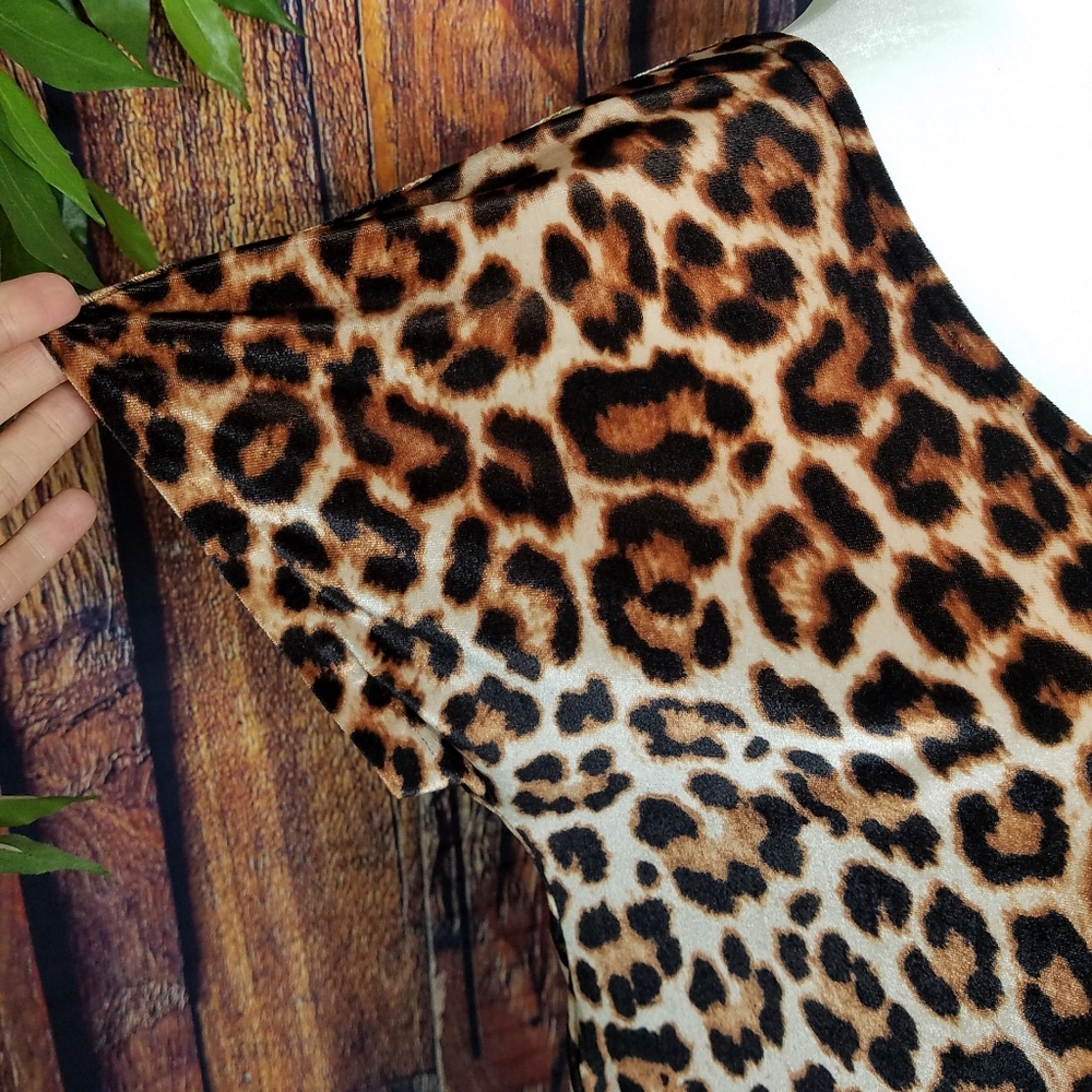 Holly Hock Lucky Brand Leopard Print Velvet Blouse - Picture 6 of 8